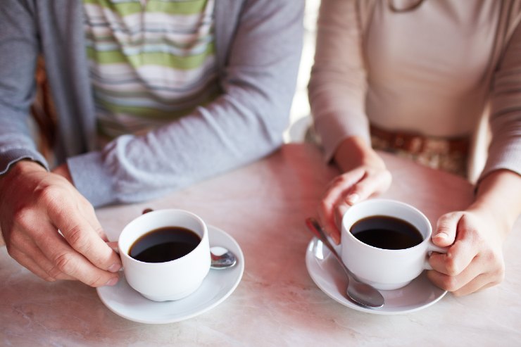 Salvare una relazione prendendosi un caffè insieme ogni mattina