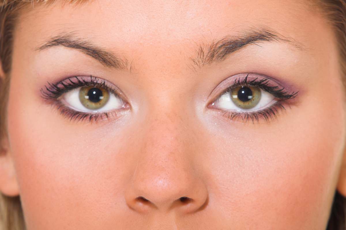 Ingrandire gli occhi con il trucco: ecco come realizzare un make-up correttivo